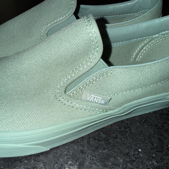 NEW VANS MONO SAGE GREEN CANVAS SLIP ON SNEAKERS
SZ M 7.5 W 9 - Picture 4 of 10